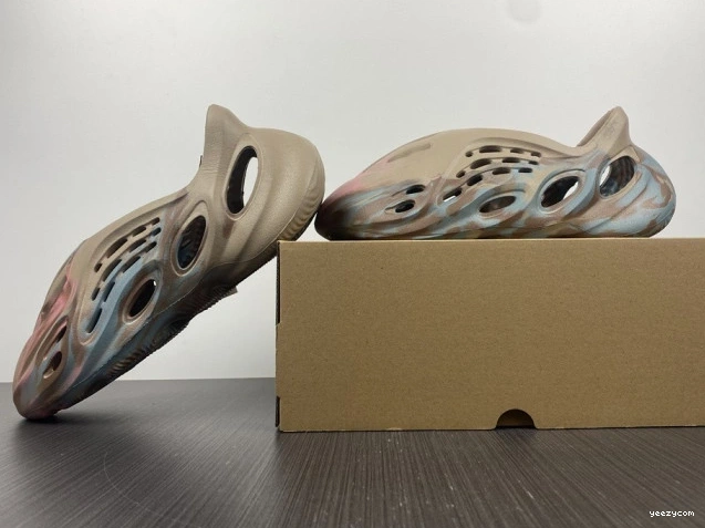 GY3969 Adidas Runner Foam Yeezy 1023